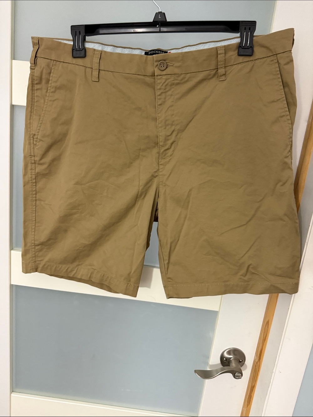 Dockers Men's Flat Front Shorts in Khaki Brown